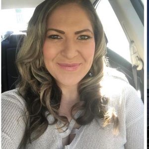 Meet your Posher, Stefanie